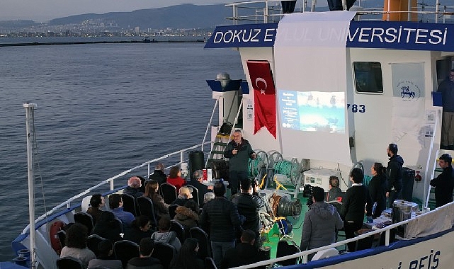 DEÜ Bilim Kafe Sohbetleri’nin 4’üncü Buluşması Koca Piri Reis Gemisi’nde Gerçekleşti