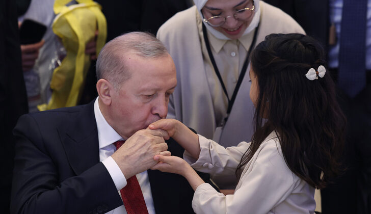 “Kadına ve çocuğa yönelik şiddetin kökünü kurutmak için ne gerekiyorsa yapıyoruz”