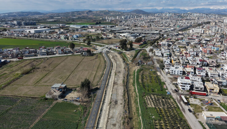 BÜYÜKŞEHİR’DEN ÇİFTÇİLERİ MUTLU EDEN YOL ÇALIŞMASI