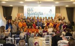 MERSİN’DE 8 MART COŞKUSU: ‘EŞİT MERSİN’İN KADINLARI’ MEYDANLARA SIĞMADI!