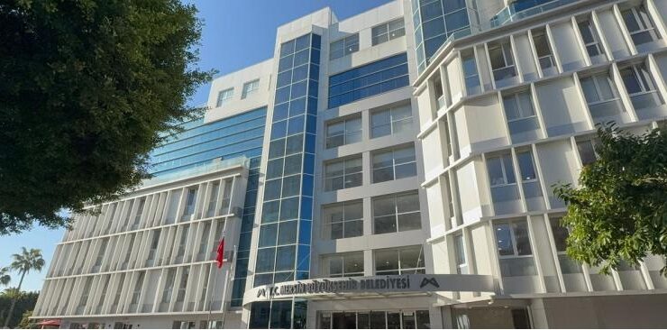 Mersin Büyükşehir Belediyesi’ne “İhale ve Rüşvet” Operasyonu