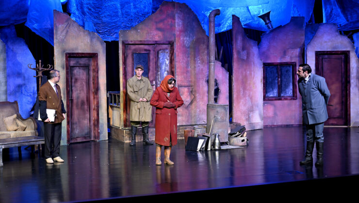 Mersin Şehir Tiyatrosu’na Sanat Dünyasından Tam Not!