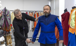 MERSİN ŞEHİR TİYATROSU’NDA KOSTÜMLER USTA ELLERDE HAYAT BULUYOR