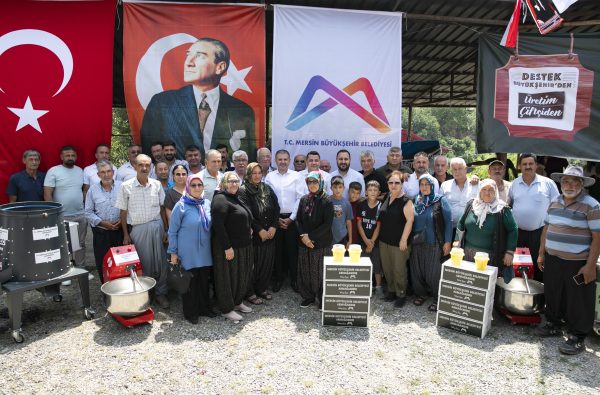Mersin Büyükşehir’den Mezitli’de Üreticiye Çok Yönlü Tarımsal Destek