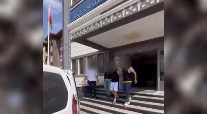 Tarsus’ta aranan şüpheli saklandığı evde yakalandı