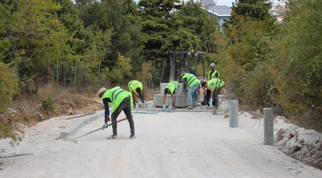 Toroslar’ın kırsalında yollar yenileniyor