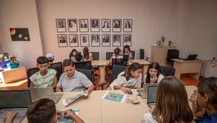 Mersin’de çocuklar yapay zekâyla üretiyor