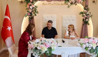 Toroslar’da nikah salonu yeni yerine taşındı