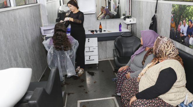 ‘MOBİL KUAFÖR’Ü KIRSAL MAHALLELERDE VATANDAŞIN YANINDA