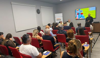 KARİYER MERKEZİ İŞ DÜNYASININ YANINDA